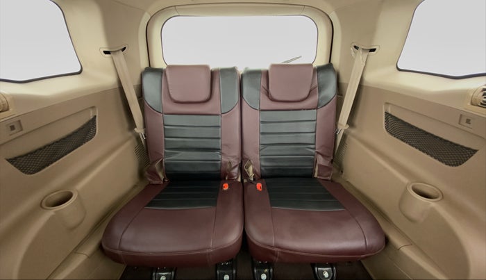 2015 Mahindra XUV500 W6 4X2, Diesel, Manual, 52,208 km, Third Seat Row ( optional )