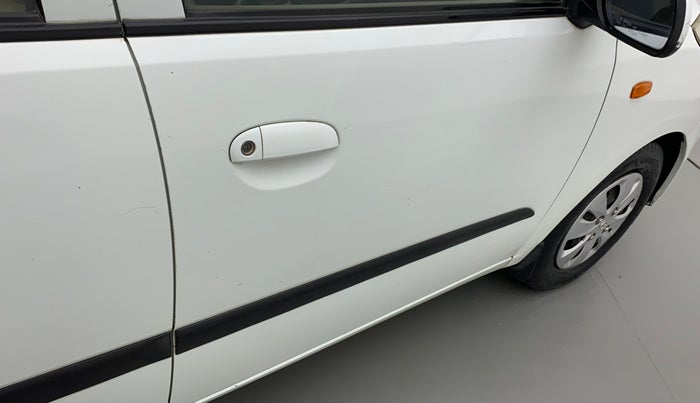 2012 Hyundai i10 MAGNA 1.1, CNG, Manual, 91,309 km, Driver-side door - Minor scratches