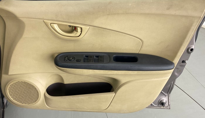 2015 Honda Brio S MT, Petrol, Manual, 41,250 km, Driver Side Door Panels Control