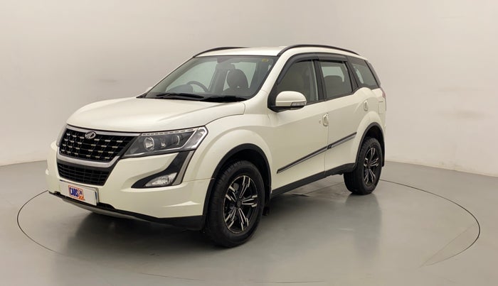 2018 Mahindra XUV500 W7 AT, Diesel, Automatic, 1,26,204 km, Left Front Diagonal