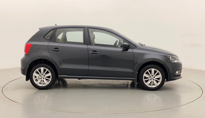 2016 Volkswagen Polo HIGHLINE1.2L, Petrol, Manual, 18,738 km, Right Side View