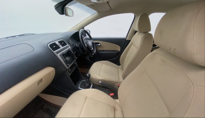2016 Volkswagen Polo HIGHLINE1.2L, Petrol, Manual, 18,738 km, Right Side Front Door Cabin