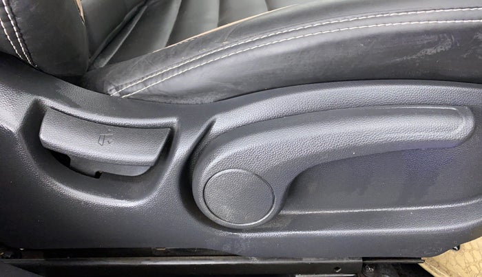2015 Hyundai Elite i20 SPORTZ (O) 1.2, Petrol, Manual, 23,496 km, Driver Side Adjustment Panel