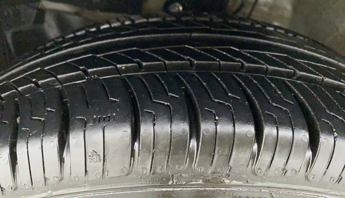 2015 Honda City 1.5 E MT PETROL, CNG, Manual, 46,863 km, Left Front Tyre Tread
