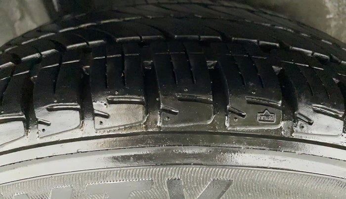 2015 Honda City 1.5 E MT PETROL, CNG, Manual, 46,863 km, Right Rear Tyre Tread