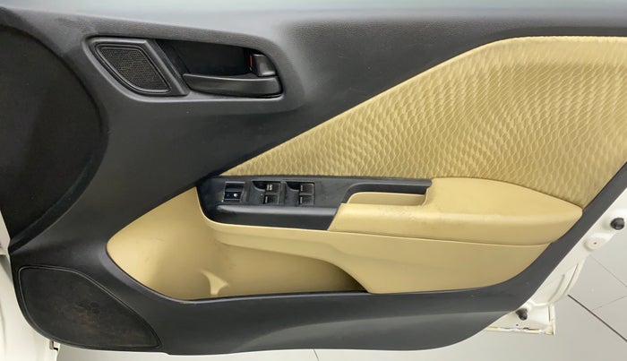 2015 Honda City 1.5 E MT PETROL, CNG, Manual, 46,863 km, Driver Side Door Panels Control
