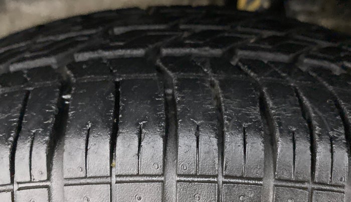 2014 Maruti Ritz VXI, Petrol, Manual, 42,657 km, Left Front Tyre Tread