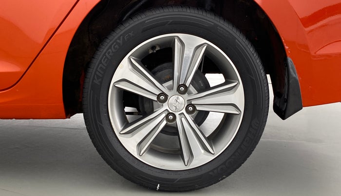 2018 Hyundai Verna 1.6 SX VTVT, Petrol, Manual, 52,510 km, Left Rear Wheel