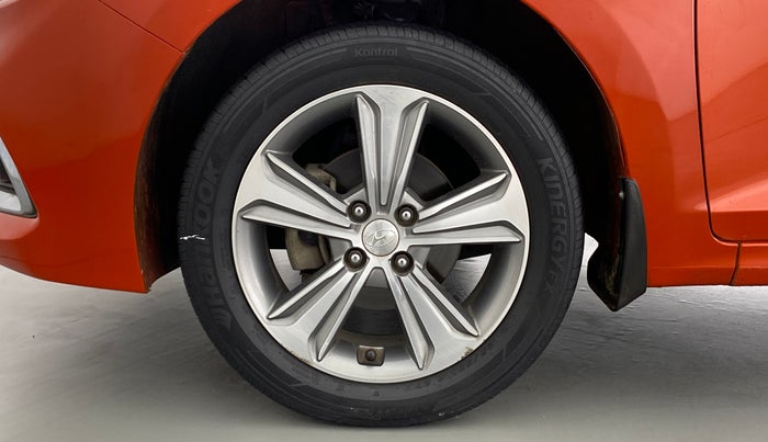 2018 Hyundai Verna 1.6 SX VTVT, Petrol, Manual, 52,510 km, Left Front Wheel