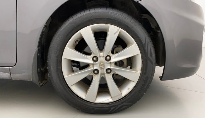 2012 Hyundai Verna FLUIDIC 1.6 VTVT SX, Petrol, Manual, 96,052 km, Right Front Wheel