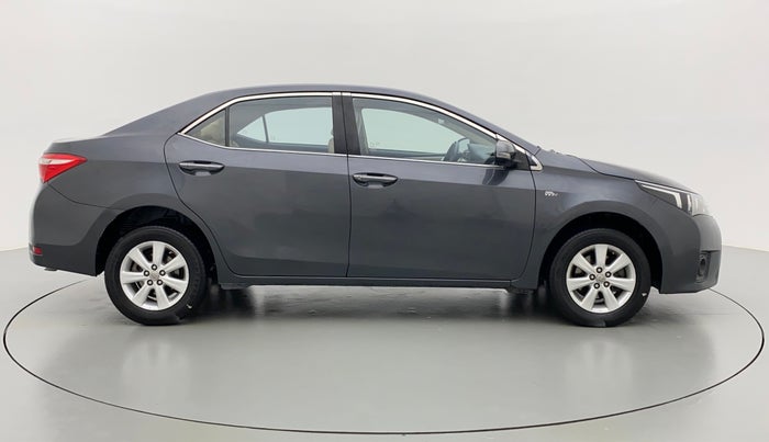 2016 Toyota Corolla Altis G AT, Petrol, Automatic, 90,886 km, Right Side View