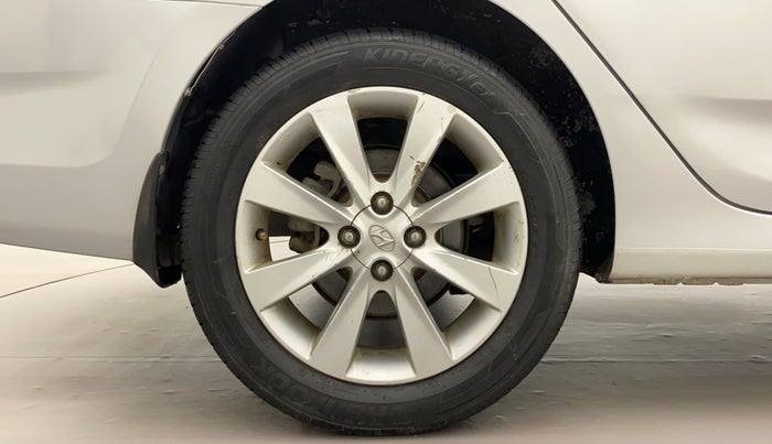 2012 Hyundai Verna FLUIDIC 1.6 VTVT SX, Petrol, Manual, 75,195 km, Right Rear Wheel