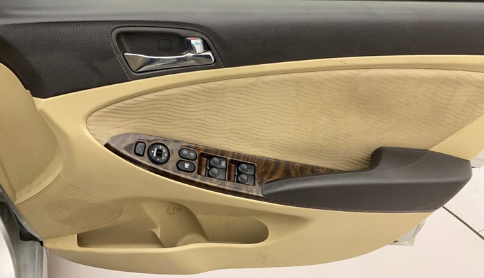 2012 Hyundai Verna FLUIDIC 1.6 VTVT SX, Petrol, Manual, 75,195 km, Driver Side Door Panels Control