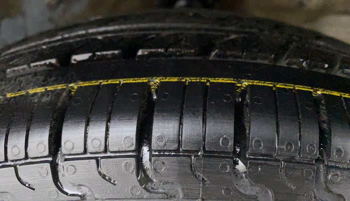 2011 Hyundai Santro Xing GL PLUS, Petrol, Manual, 45,594 km, Right Front Tyre Tread