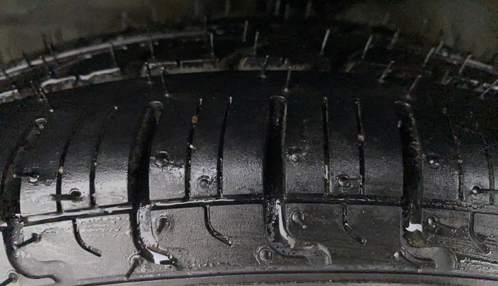 2011 Hyundai Santro Xing GL PLUS, Petrol, Manual, 45,594 km, Left Front Tyre Tread
