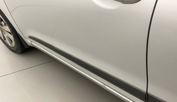 2014 Hyundai Elite i20 ASTA 1.2, Petrol, Manual, 61,633 km, Front passenger door - Slightly dented