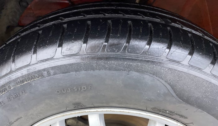 2018 Maruti Swift VXI D, Petrol, Manual, 31,329 km, Left Front Tyre Tread
