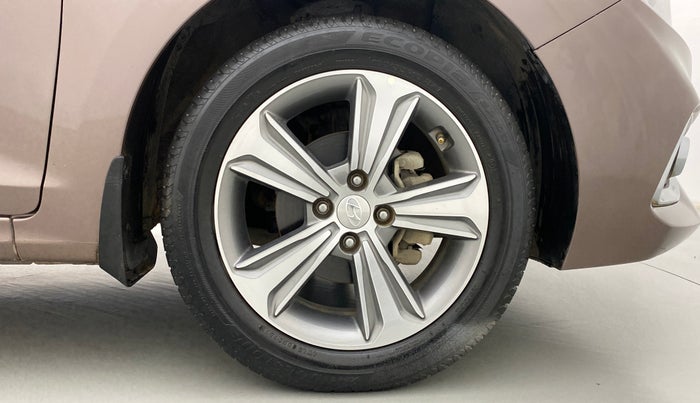 2018 Hyundai Verna 1.6 SX VTVT, Petrol, Manual, 50,287 km, Right Front Wheel
