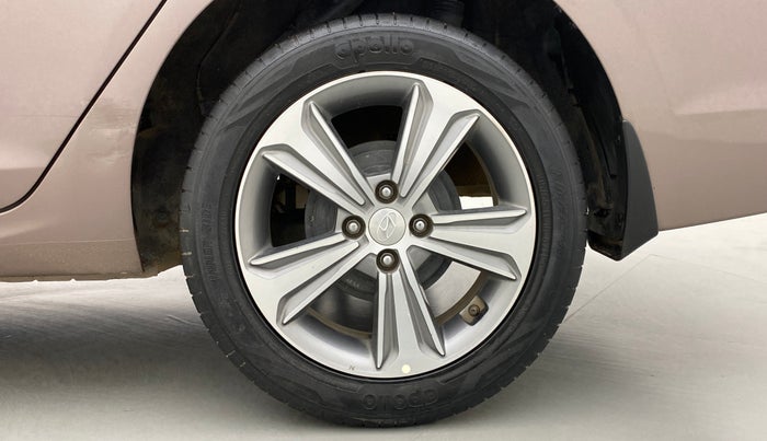2018 Hyundai Verna 1.6 SX VTVT, Petrol, Manual, 50,287 km, Left Rear Wheel