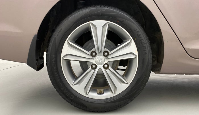 2018 Hyundai Verna 1.6 SX VTVT, Petrol, Manual, 50,287 km, Right Rear Wheel