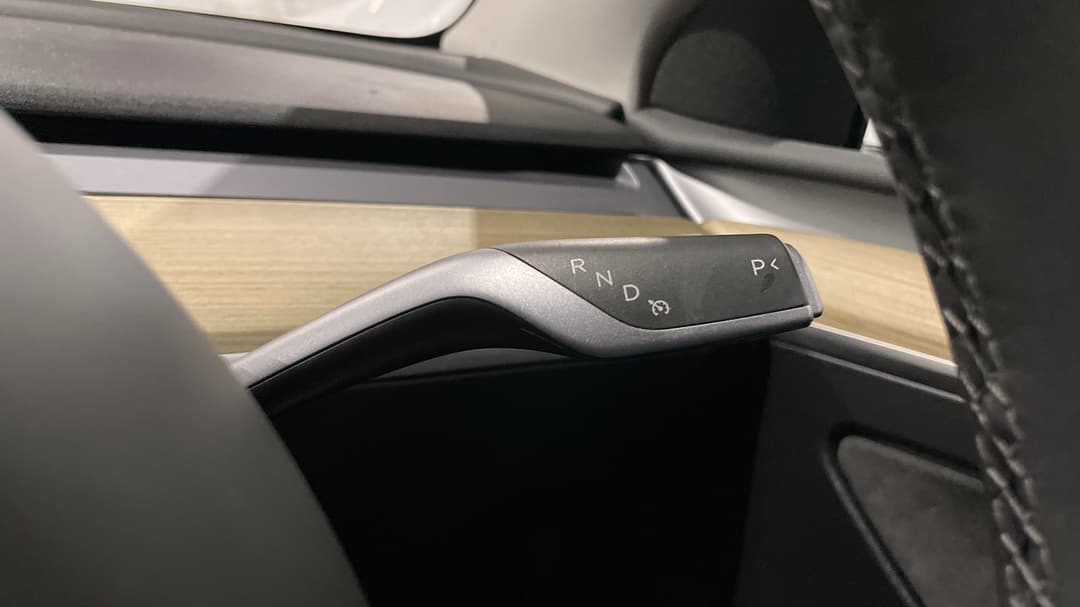 2023 Tesla Model Y Rear-wheel Drive, Automatic, 22321 km, Gear Lever 