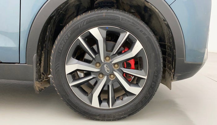 2019 Mahindra XUV300 W8 (O) 1.2 PETROL, Petrol, Manual, 56,795 km, Right Front Wheel