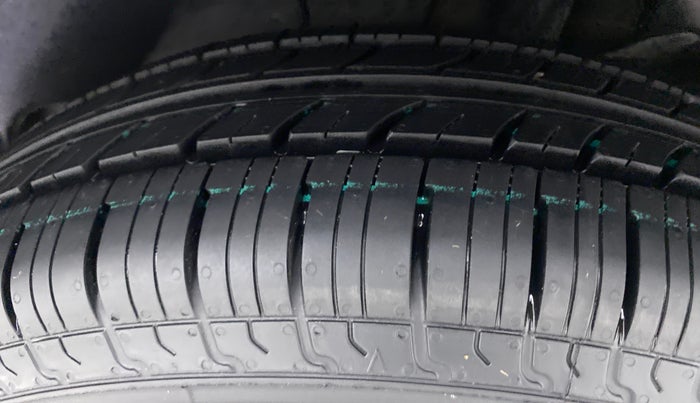 2017 Maruti Dzire VXI, Petrol, Manual, 36,630 km, Left Rear Tyre Tread