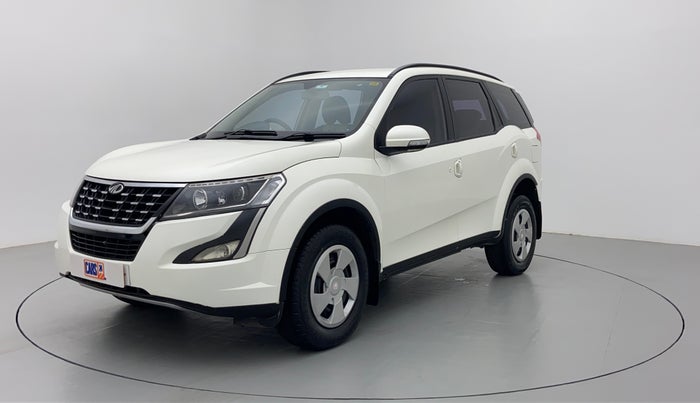 2018 Mahindra XUV500 W7 FWD, Diesel, Manual, 39,584 km, Left Front Diagonal (45- Degree) View
