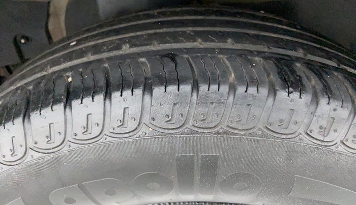 2018 Mahindra XUV500 W7 FWD, Diesel, Manual, 39,584 km, Right Rear Tyre Tread
