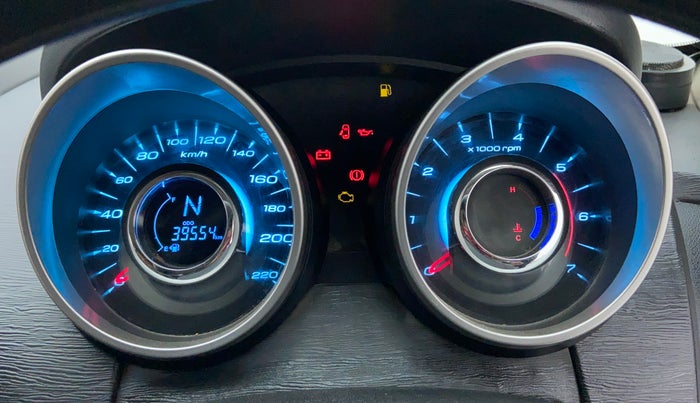 2018 Mahindra XUV500 W7 FWD, Diesel, Manual, 39,584 km, Odometer View