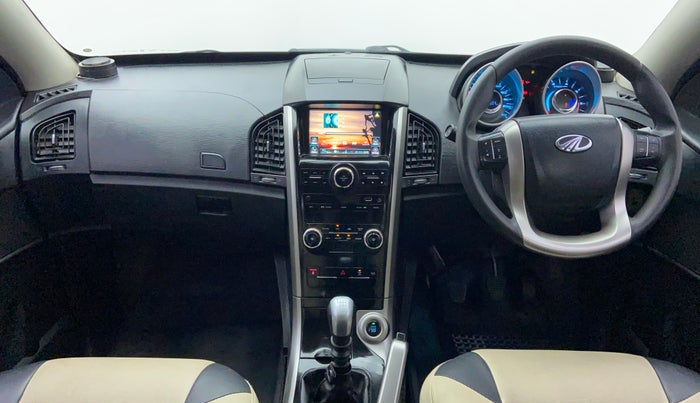 2018 Mahindra XUV500 W7 FWD, Diesel, Manual, 39,584 km, Dashboard View