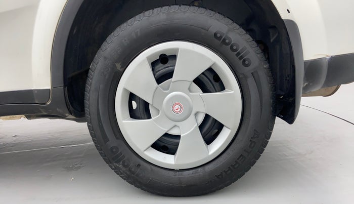 2018 Mahindra XUV500 W7 FWD, Diesel, Manual, 39,584 km, Left Rear Wheel