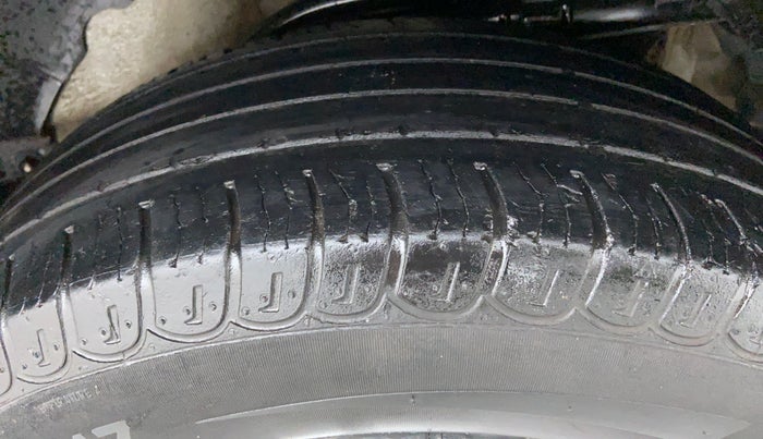 2018 Mahindra XUV500 W7 FWD, Diesel, Manual, 39,584 km, Left Rear Tyre Tread