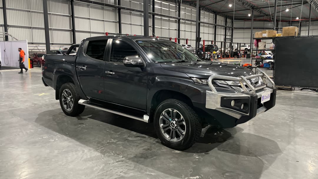 2019 Mitsubishi Triton Gls (4x4) Premium, Automatic, 135618 km, Right Front Diagonal (45- Degree) View