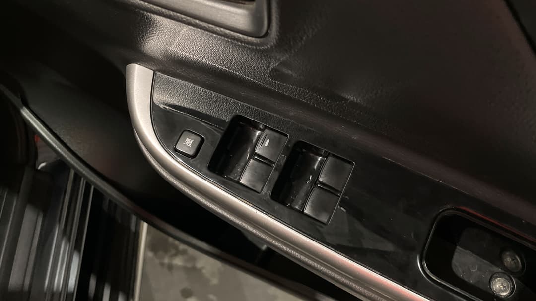 2019 Mitsubishi Triton Gls (4x4) Premium, Automatic, 135618 km, Drivers Side Door Panel Controls