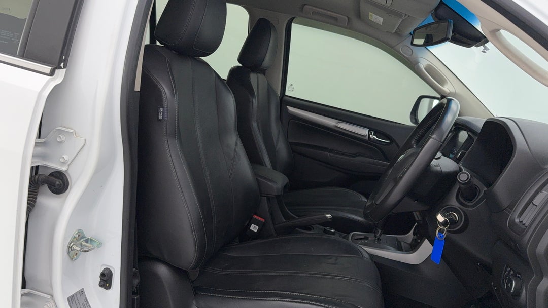 2017 Holden Trailblazer Ltz (4x4), Automatic, 110099 km, Right Side Front Door Cabin View