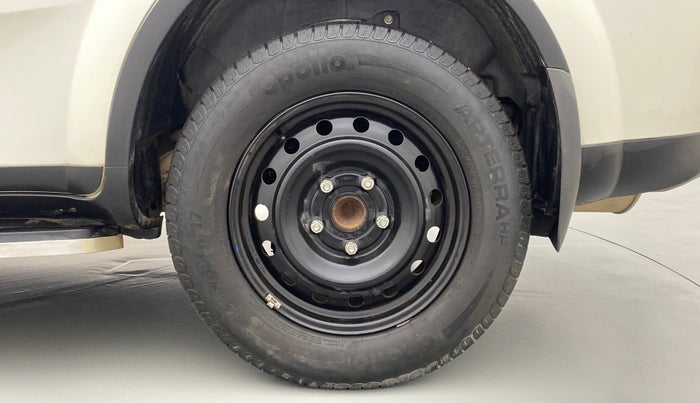 2017 Mahindra XUV500 W6 4X2, Diesel, Manual, 21,818 km, Left Rear Wheel