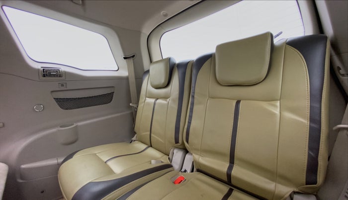 2017 Mahindra XUV500 W6 4X2, Diesel, Manual, 21,818 km, Third Seat Row ( optional )