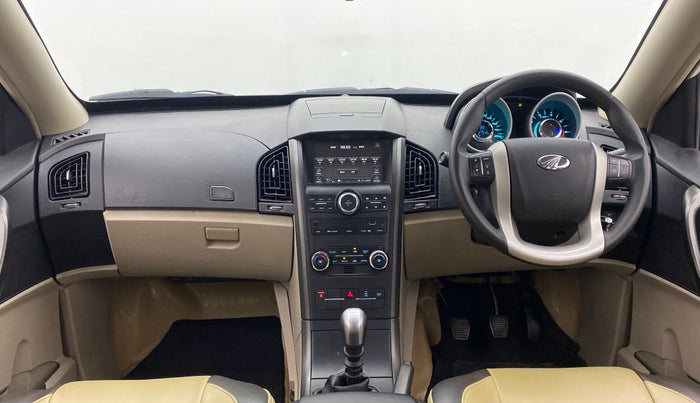 2017 Mahindra XUV500 W6 4X2, Diesel, Manual, 21,818 km, Dashboard