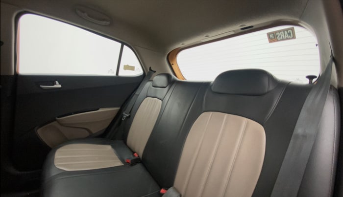 2015 Hyundai Grand i10 SPORTZ 1.2 KAPPA VTVT, Petrol, Manual, 71,963 km, Right Side Rear Door Cabin