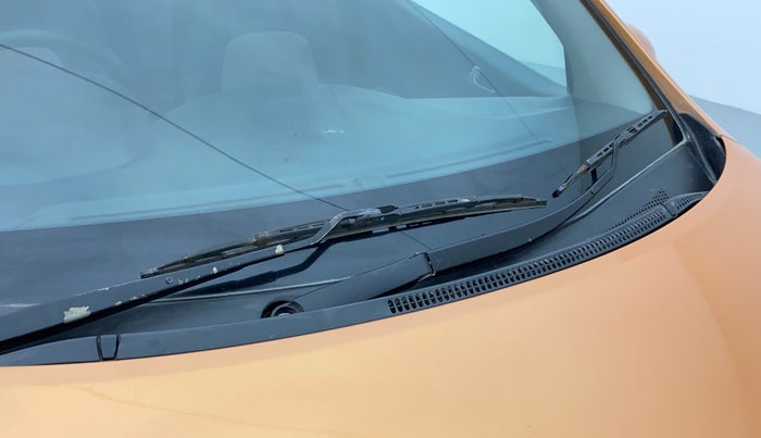 2015 Hyundai Grand i10 SPORTZ 1.2 KAPPA VTVT, Petrol, Manual, 71,821 km, Front windshield - Wiper blade not fixed properly