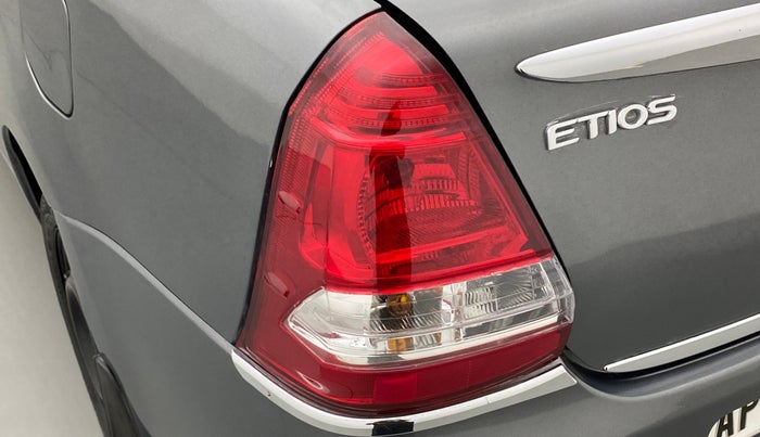 2013 Toyota Etios G, Petrol, Manual, 75,626 km, Left tail light - Reverse Gear Light nor working