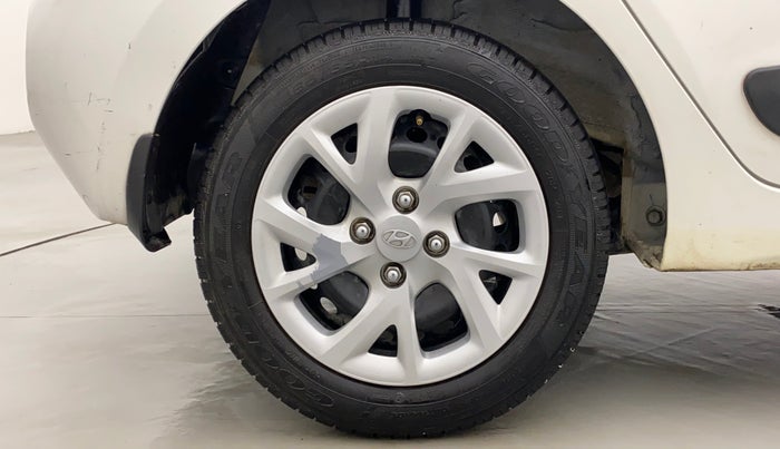 2018 Hyundai Grand i10 MAGNA 1.2 VTVT, Petrol, Manual, 5,505 km, Right Rear Wheel