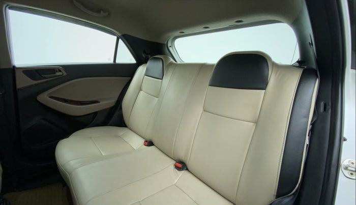 2016 Hyundai Elite i20 MAGNA 1.2, Petrol, Manual, 66,869 km, Right Side Rear Door Cabin
