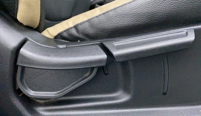 2019 Hyundai VENUE 1.0L Turbo GDI SX MT, Petrol, Manual, 53,557 km, Driver Side Adjustment Panel