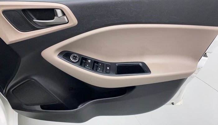 2016 Hyundai Elite i20 MAGNA 1.2, Petrol, Manual, 33,141 km, Driver Side Door Panels Control