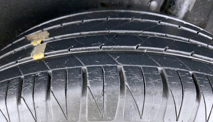 2017 Maruti Vitara Brezza ZDI, Diesel, Manual, 22,461 km, Left Rear Tyre Tread