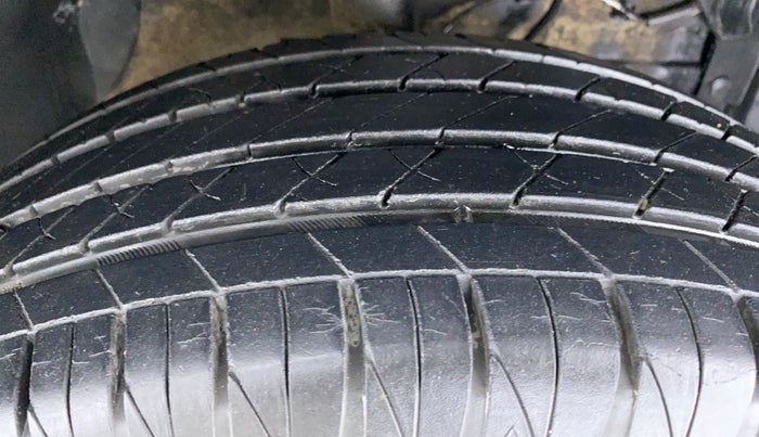 2017 Maruti Vitara Brezza ZDI, Diesel, Manual, 22,461 km, Right Front Tyre Tread