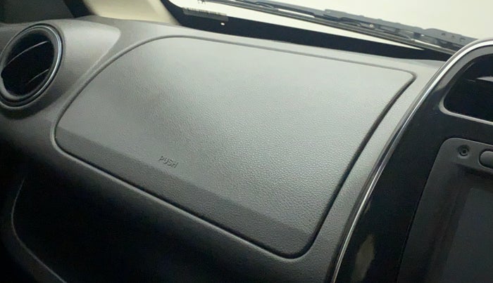 2016 Renault Kwid RXT 1.0, Petrol, Manual, 26,605 km, Dashboard - Glove Box cover damage