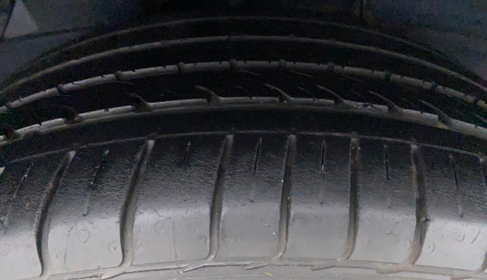 2015 Hyundai Elite i20 ASTA 1.2, Petrol, Manual, 33,037 km, Right Rear Tyre Tread